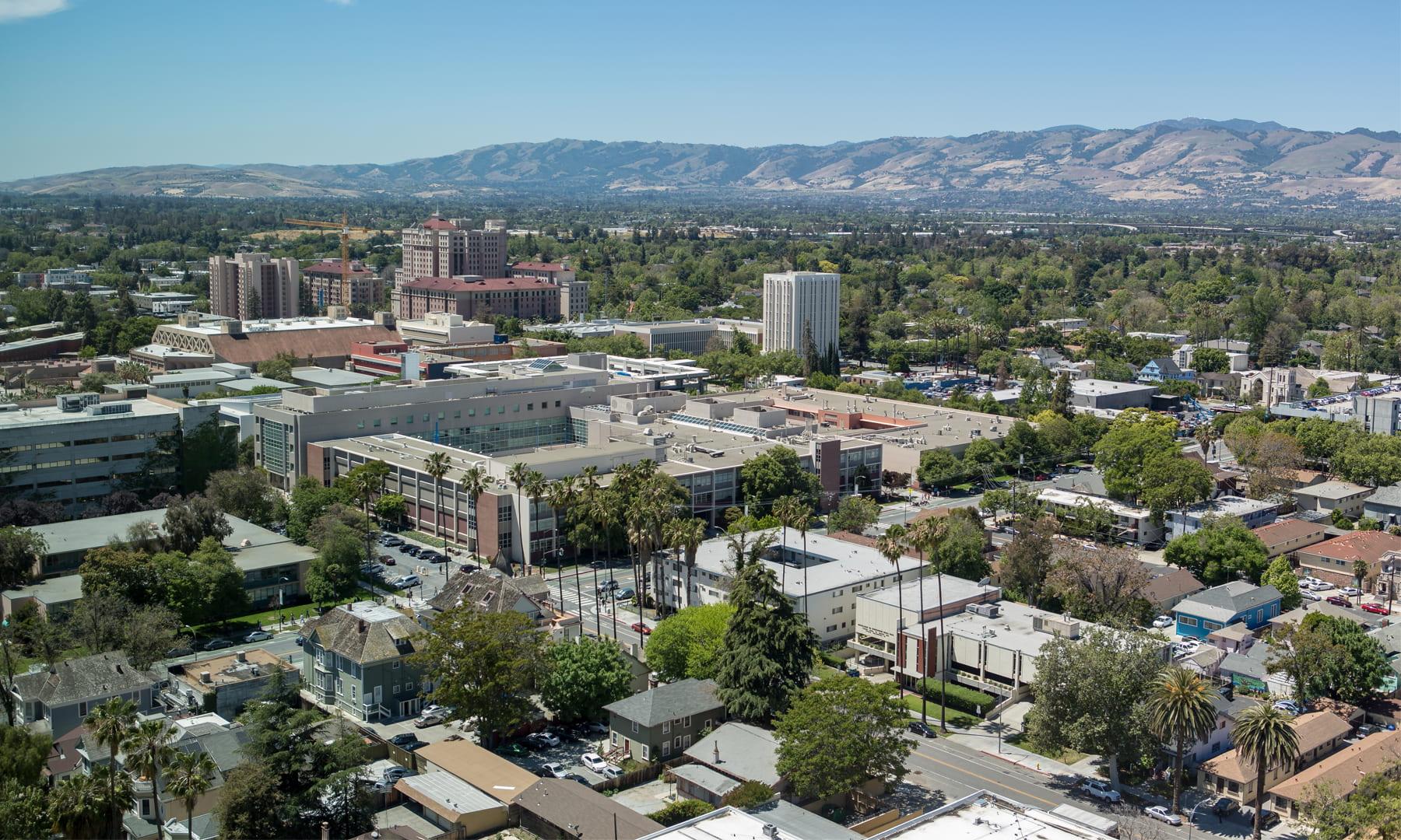 Aerial photo of 菠菜网lol正规平台 campus. Photo by David Schmitz